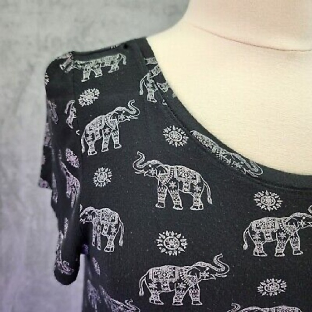 ELEPHANT T-SHIRT